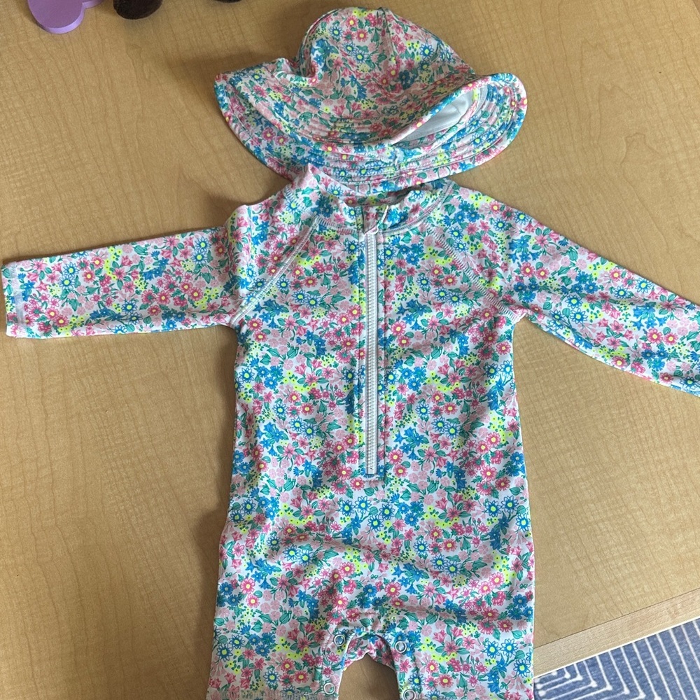 NWOT Janie and Jack 3-6 month rash guard and sun hat